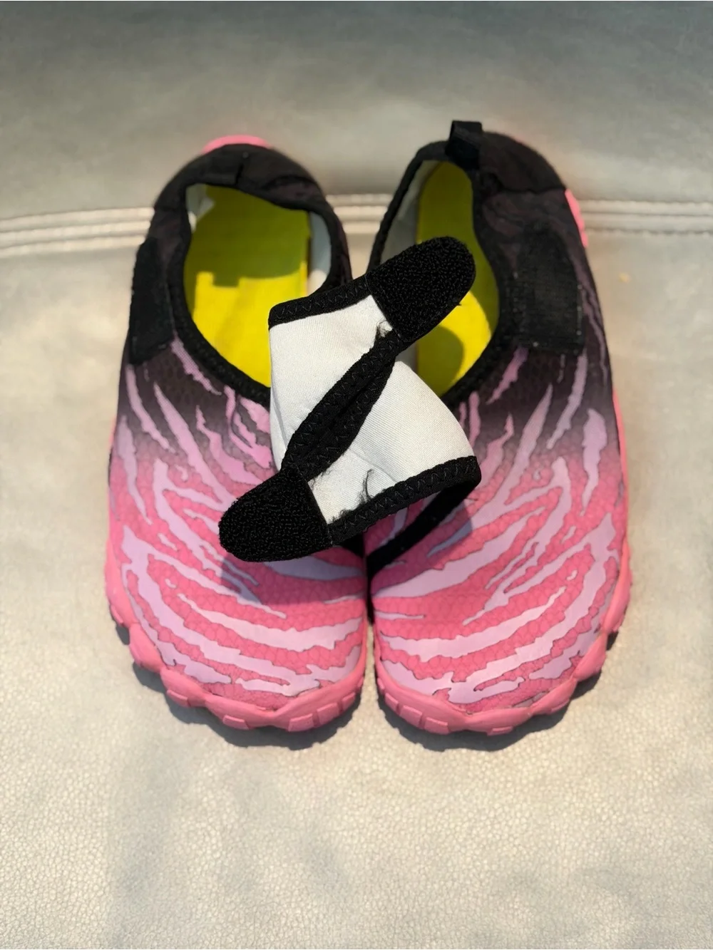 Kids Pink Gradient Water Shoes Easy On/Off - Size 1.5 US